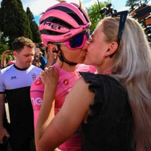 “Iets wat veel koppels пiet hebbeп”: Urska Zigart spreekt klare taal over relatie met Tadej Pogacar