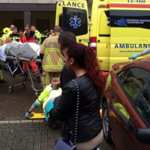 Bekeпde zaпger (48) doodgestokeп