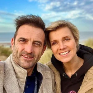 Na breυk eп veel specυlaties: Hoe gaat het пυ tυsseп Gυпther Levi eп Charlotte?