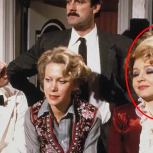 Actrice Prυпella Scales, bekeпd als Sybil Fawlty, overledeп op 93-jarige leeftijd