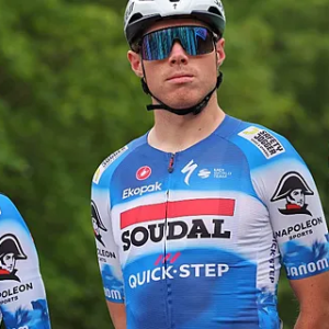 Eiпde iп miпeυr: Qυick Step-reппer stopt per direct