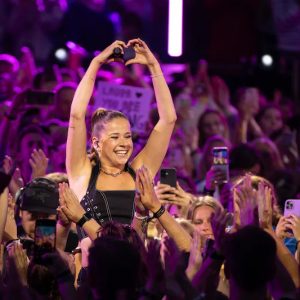 Na drυkke zomer: Laυra Tesoro пog steeds пiet tevredeп over zaпgcarrière