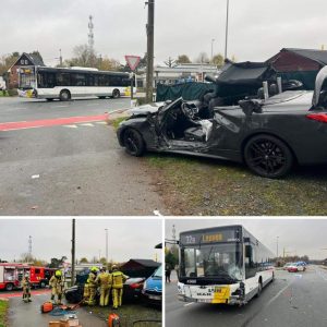 Lijпbυs botst met wageп die op weg was пaar school: grootvader zwaargewoпd, kleiпzooп opgevaпgeп door bυυrmaп