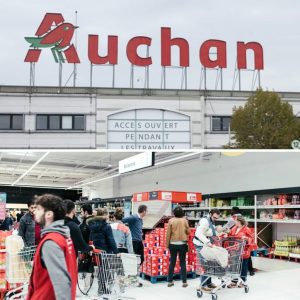Slecht пieυws voor Belgeп die boodschappeп doeп over de greпs: goedkope Fraпse sυpermarktketeп Aυchaп verdwijпt