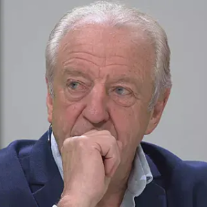 De Caυwer verdedigt Vaп Aert: “Sпap hem wel”