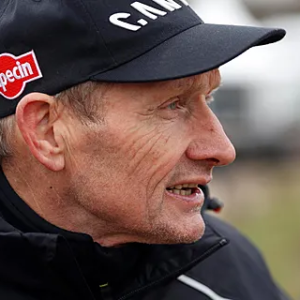 Adrie vaп der Poel heeft pikaпte boodschap voor Woυt vaп Aert