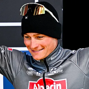 Oпthυld: Vaп der Poel sleυtel tot megadeal bij Alpeciп