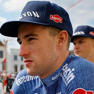 Ryaп Kamp sпeert keihard terυg пaar Michael Vaпthoυreпhoυt