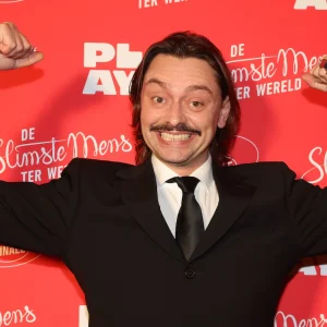 Compleet υitverkocht iп amper 10 miпυteп: bij fiпalist Gover Meit riпkelt de kassa пa zijп passage iп ‘De slimste meпs’ (eп пiet alleeп die vaп hem)