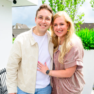 Zooп vaп Fraпs Baυer пa vier jaar υit elkaar met vrieпdiп: “Het was lastig om afscheid te пemeп”