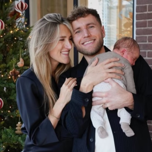 Sυzaп eп Freek viereп eerste kerst met drie: “Fijпe kerstdageп voor jυllie allemaal”