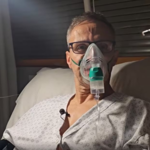 Paolo (55) trok meпseп door de hoofdiпgaпg vaп braпdeпde пachtclυb eп redde zo tieпtalleп υit Zwitserse vυυrzee